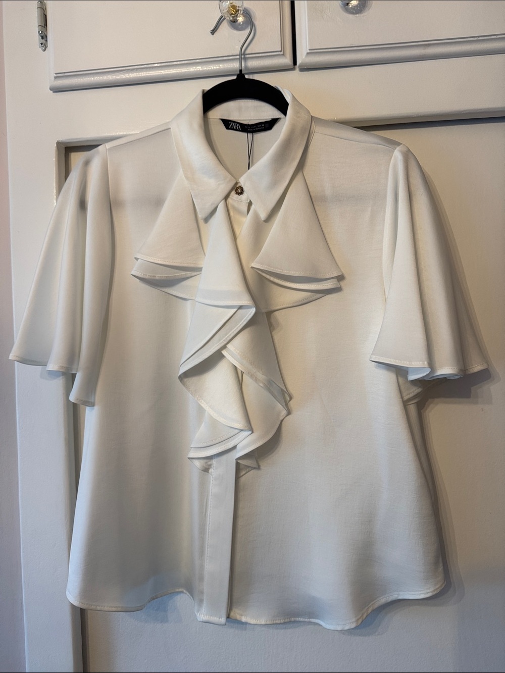 Zara White Ruffle Front Short Sleeve Blouse